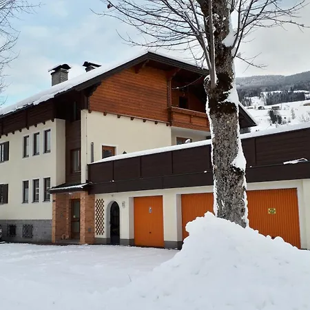 Riverhaus ホームステイ