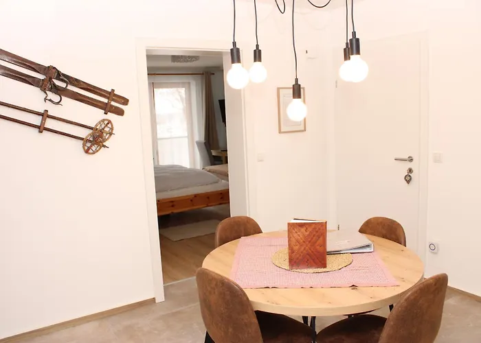 Riverhaus Проживання в сім'ї *